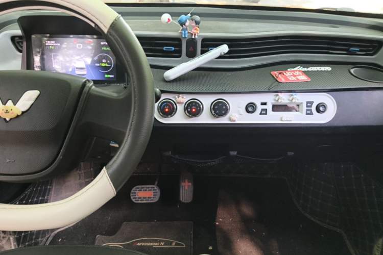 Used Wuling Hongguang MINIEV 2020 Enjoyment Model Lithium Iron Phosphate Audio And AC Panel