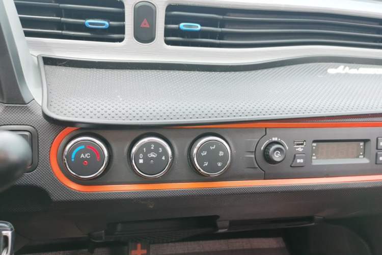 Used Wuling Hongguang MINIEV 2020 Freedom Version Lithium Iron Phosphate Audio And AC Panel