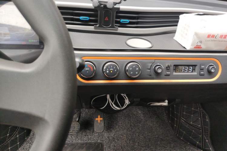 Used Wuling Hongguang MINIEV 2020 Enjoy Edition Lithium-Ion Battery Audio And AC Panel