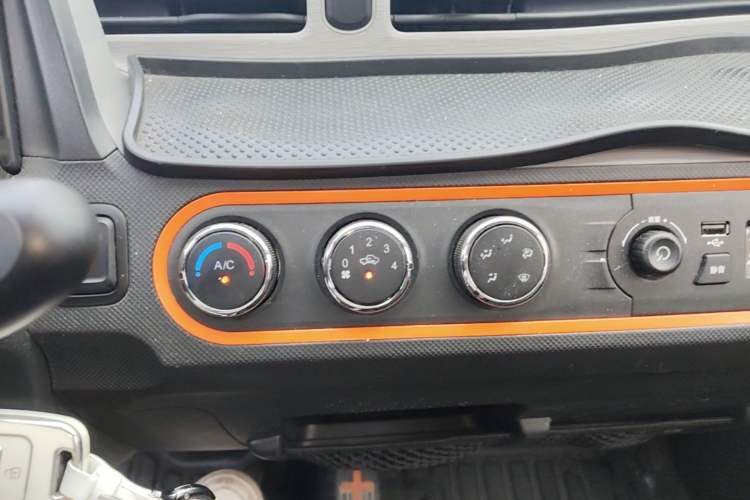 Used Wuling Hongguang MINIEV 2020 Freedom Version Lithium Iron Phosphate Audio And AC Panel