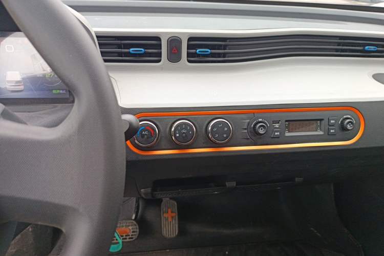 Used Wuling Hongguang MINIEV 2020 Freedom Version Lithium Iron Phosphate Audio And AC Panel