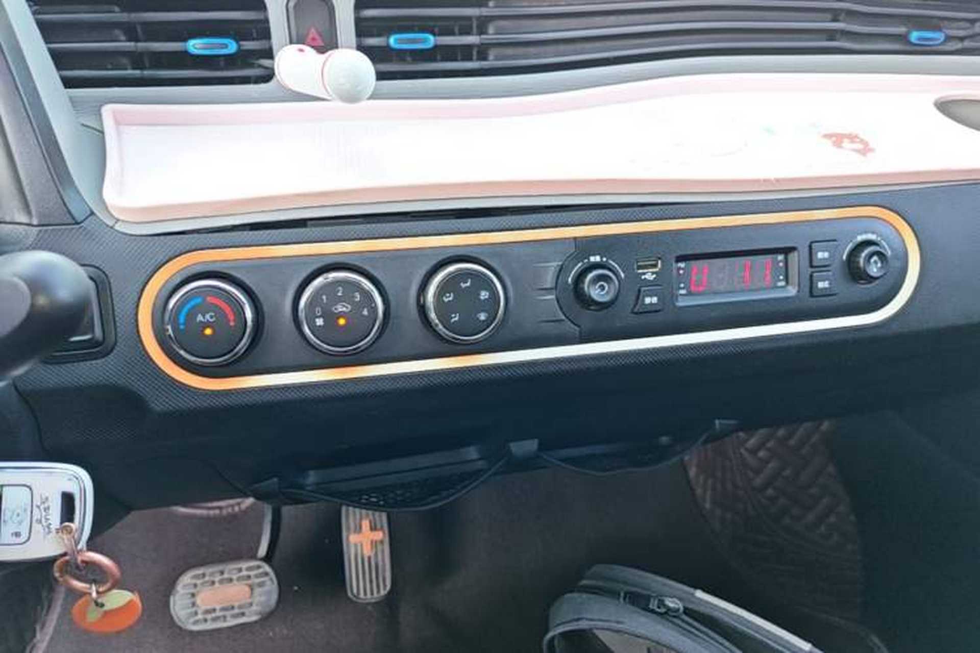 Used Wuling Hongguang MINIEV 2020 Freedom Version Lithium Iron Phosphate Audio And AC Panel