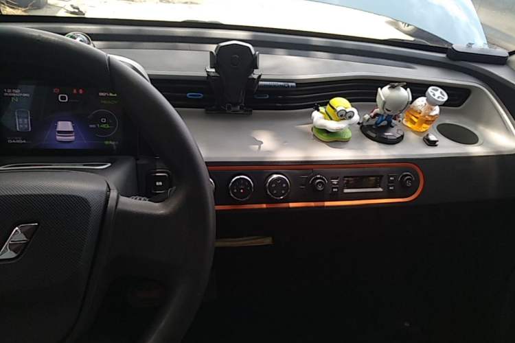 Used Wuling Hongguang MINIEV 2020 Enjoyment Model Lithium Iron Phosphate Audio And AC Panel