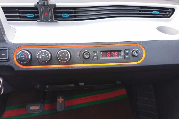 Used Wuling Hongguang MINIEV 2020 Enjoyment Model Lithium Iron Phosphate Audio And AC Panel