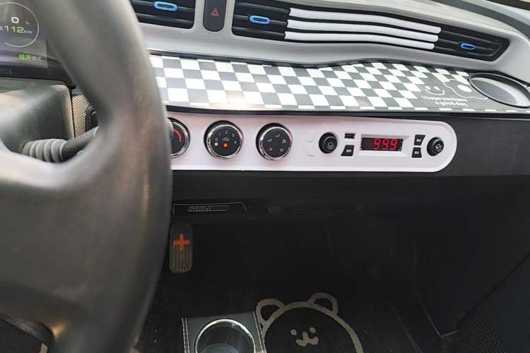 Used Wuling Hongguang MINIEV 2020 Enjoyment Model Lithium Iron Phosphate Audio And AC Panel