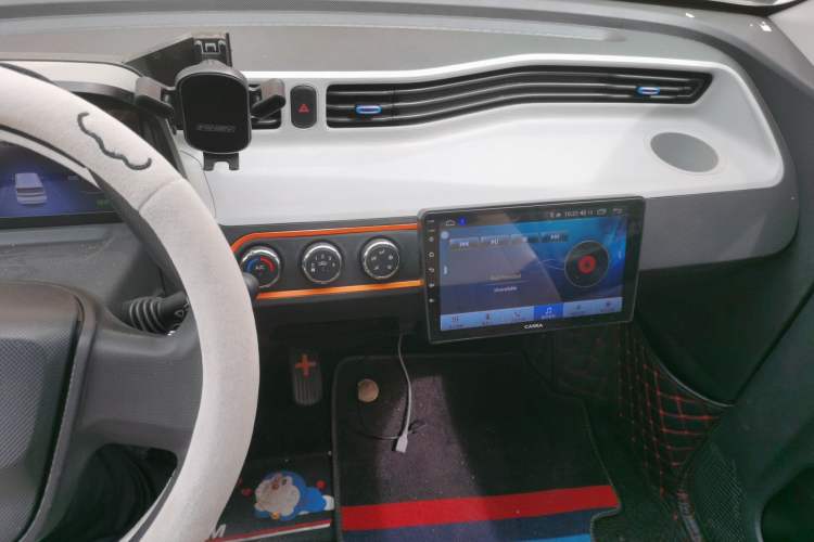 Used Wuling Hongguang MINIEV 2020 Freedom Version Lithium Iron Phosphate Audio And AC Panel