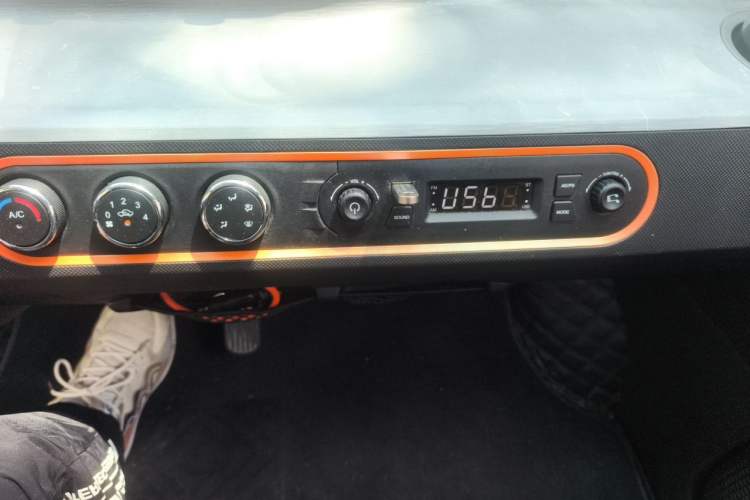 Used Wuling Hongguang MINIEV 2020 Enjoyment Model Lithium Iron Phosphate Audio And AC Panel