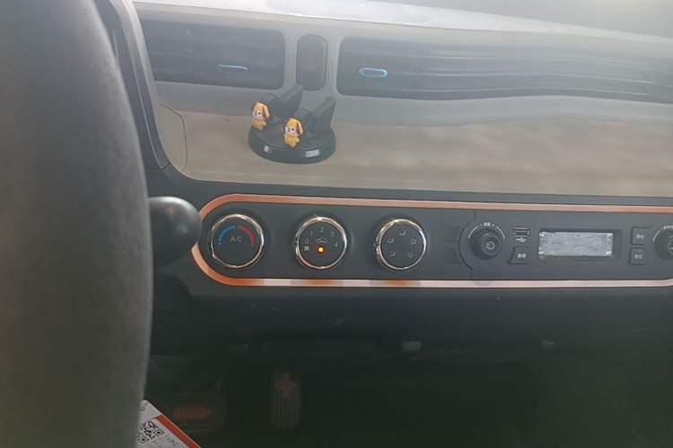 Used Wuling Hongguang MINIEV 2020 Zizai Version Lithium-NMC Audio And AC Panel
