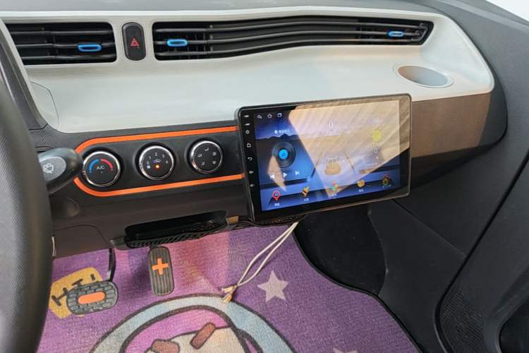 Used Wuling Hongguang MINIEV 2020 Enjoyment Model Lithium Iron Phosphate Audio And AC Panel