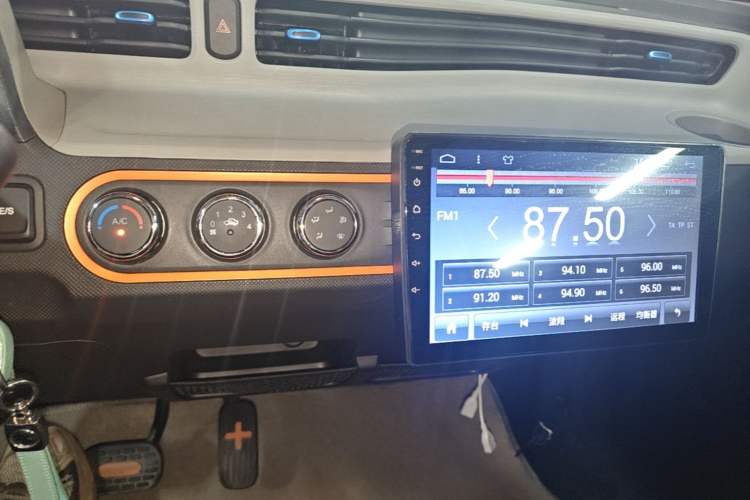 Used Wuling Hongguang MINIEV 2020 Enjoyment Model Lithium Iron Phosphate Audio And AC Panel
