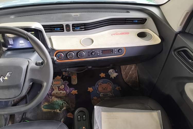 Used Wuling Hongguang MINIEV 2020 Freedom Version Lithium Iron Phosphate Audio And AC Panel