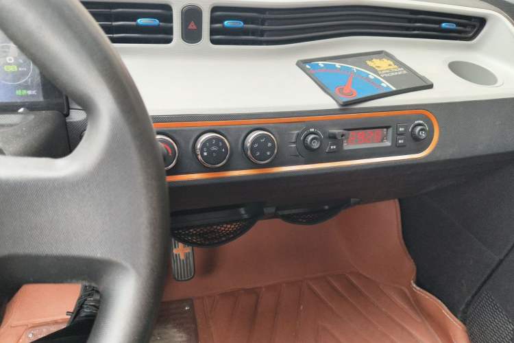 Used Wuling Hongguang MINIEV 2020 Freedom Version Lithium Iron Phosphate Audio And AC Panel