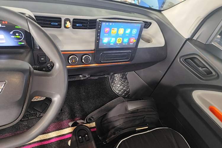 Used Wuling Hongguang MINIEV 2020 Enjoyment Model Lithium Iron Phosphate Audio And AC Panel