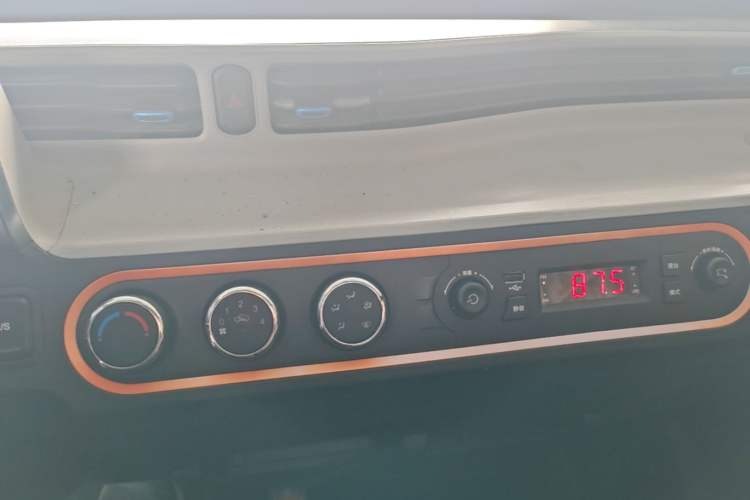 Used Wuling Hongguang MINIEV 2020 Easy Version Lithium-Ion Battery Audio And AC Panel