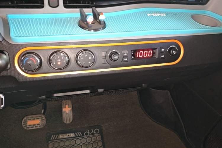Used Wuling Hongguang MINIEV 2020 Enjoyment Model Lithium Iron Phosphate Audio And AC Panel