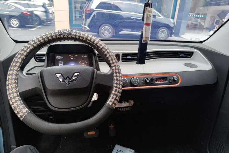 Used Wuling Hongguang MINIEV 2020 Freedom Version Lithium Iron Phosphate Audio And AC Panel