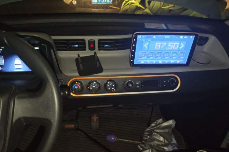 Used Wuling Hongguang MINIEV 2020 Zizai Version Lithium-NMC Audio And AC Panel