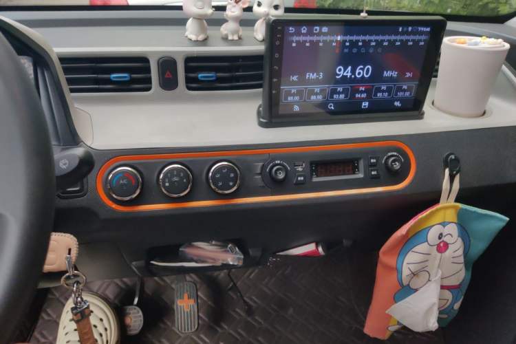 Used Wuling Hongguang MINIEV 2020 Freedom Version Lithium Iron Phosphate Audio And AC Panel