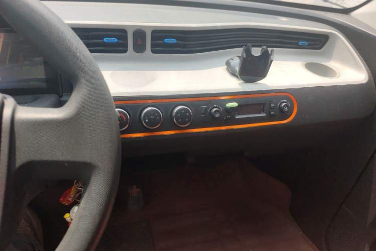 Used Wuling Hongguang MINIEV 2020 Zizai Version Lithium-NMC Audio And AC Panel