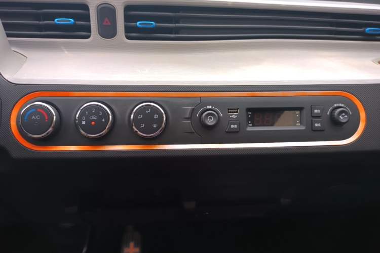 Used Wuling Hongguang MINIEV 2020 Freedom Version Lithium Iron Phosphate Audio And AC Panel