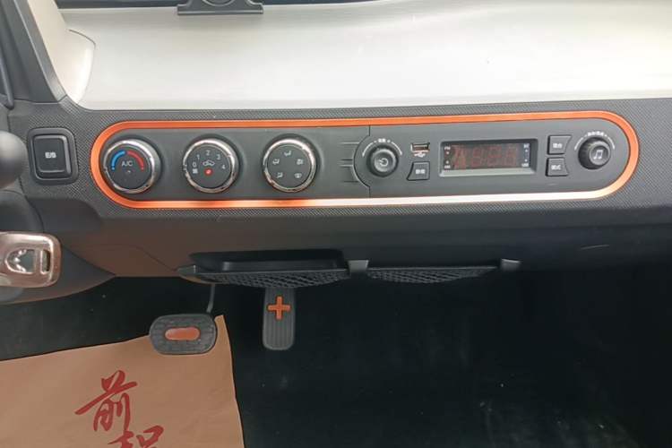 Used Wuling Hongguang MINIEV 2020 Enjoyment Model Lithium Iron Phosphate Audio And AC Panel