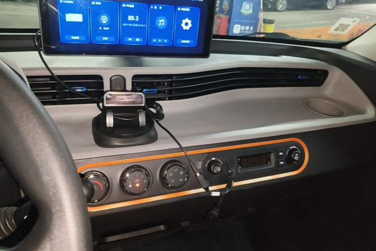 Used Wuling Hongguang MINIEV 2020 Enjoyment Model Lithium Iron Phosphate Audio And AC Panel