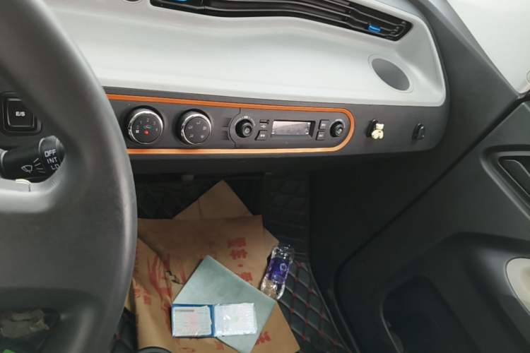 Used Wuling Hongguang MINIEV 2020 Enjoyment Model Lithium Iron Phosphate Audio And AC Panel