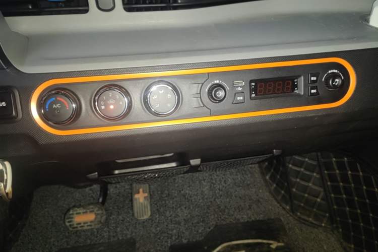 Used Wuling Hongguang MINIEV 2020 Enjoy Edition Lithium-Ion Battery Audio And AC Panel