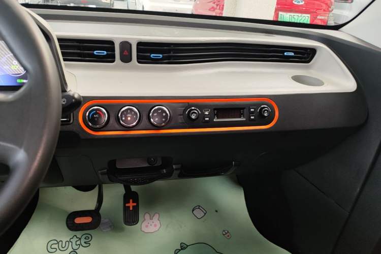 Used Wuling Hongguang MINIEV 2020 Enjoyment Model Lithium Iron Phosphate Audio And AC Panel