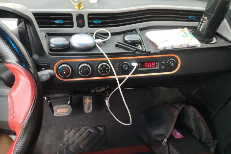 Used Wuling Hongguang MINIEV 2020 Enjoyment Model Lithium Iron Phosphate Audio And AC Panel