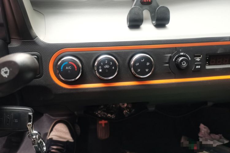 Used Wuling Hongguang MINIEV 2020 Freedom Version Lithium Iron Phosphate Audio And AC Panel