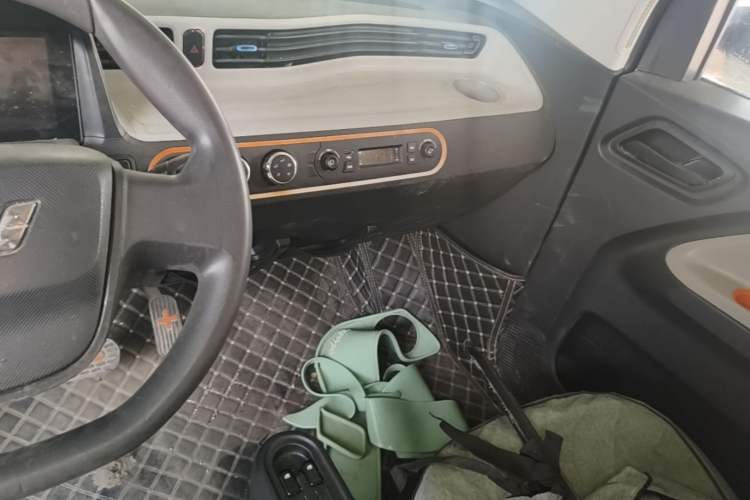 Used Wuling Hongguang MINIEV 2020 Freedom Version Lithium Iron Phosphate Audio And AC Panel