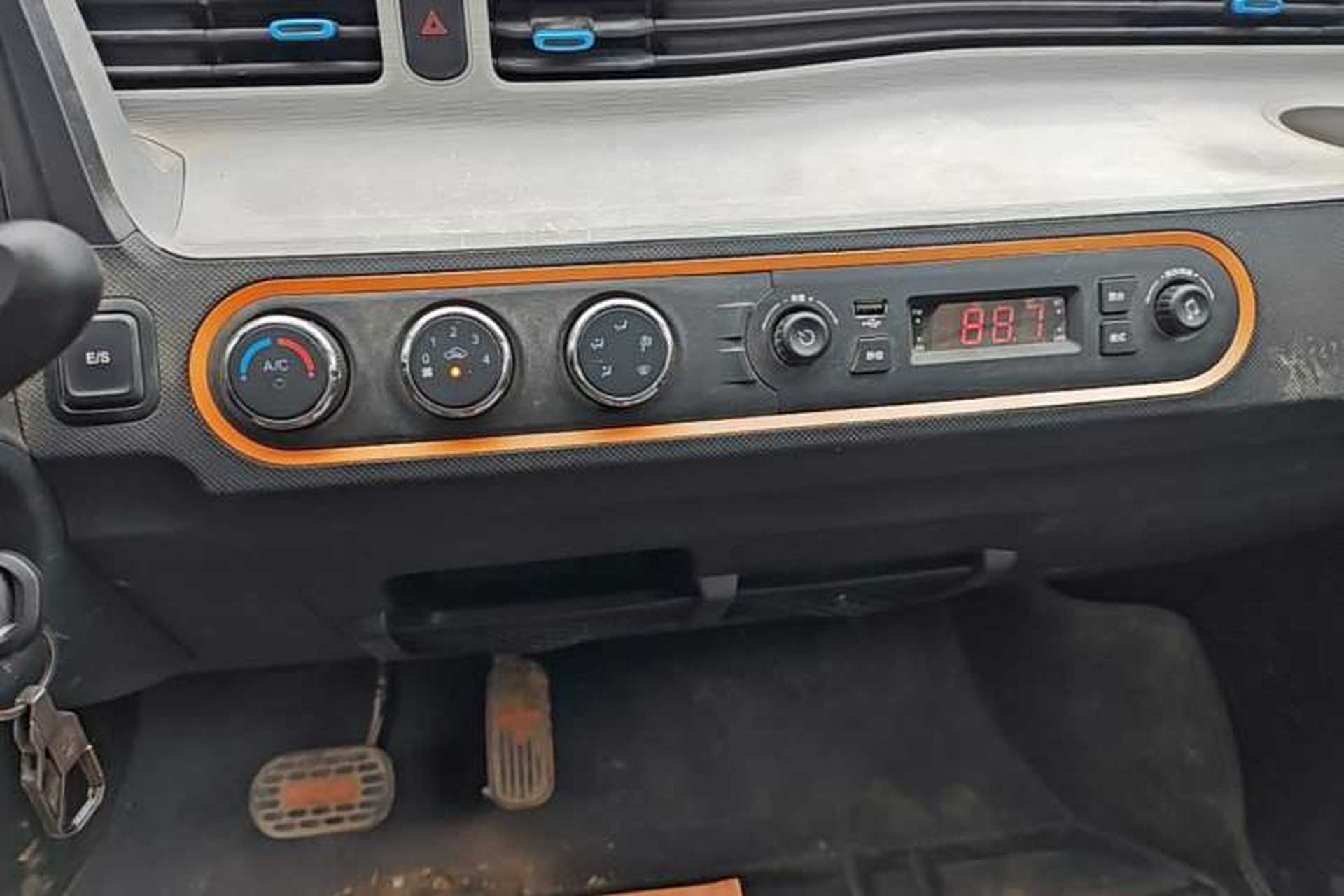 Used Wuling Hongguang MINIEV 2020 Enjoyment Model Lithium Iron Phosphate Audio And AC Panel