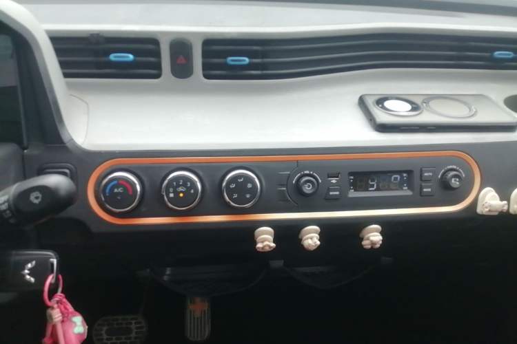 Used Wuling Hongguang MINIEV 2020 Enjoy Edition Lithium-Ion Battery Audio And AC Panel