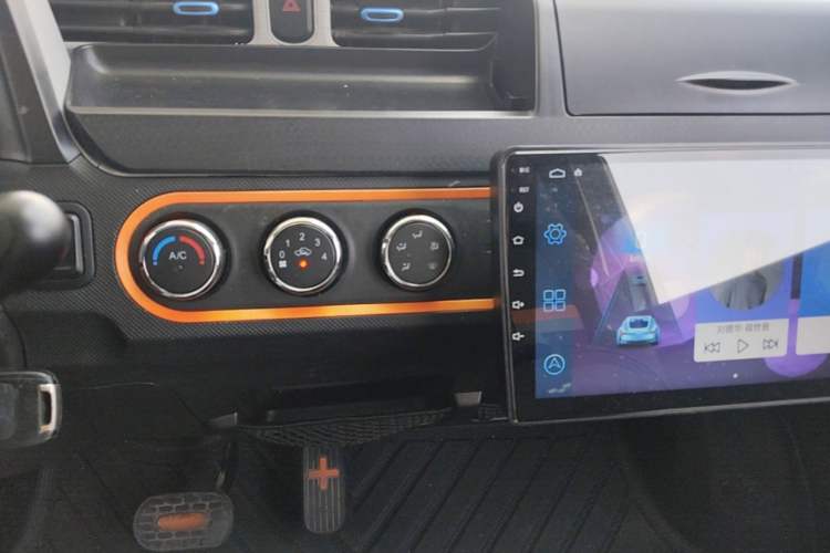 Used Wuling Hongguang MINIEV 2020 Enjoyment Model Lithium Iron Phosphate Audio And AC Panel