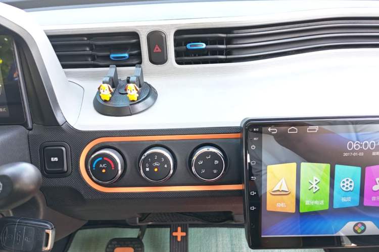 Used Wuling Hongguang MINIEV 2020 Enjoyment Model Lithium Iron Phosphate Audio And AC Panel