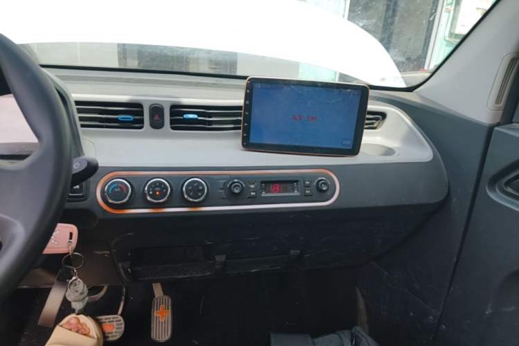 Used Wuling Hongguang MINIEV 2020 Enjoyment Model Lithium Iron Phosphate Audio And AC Panel
