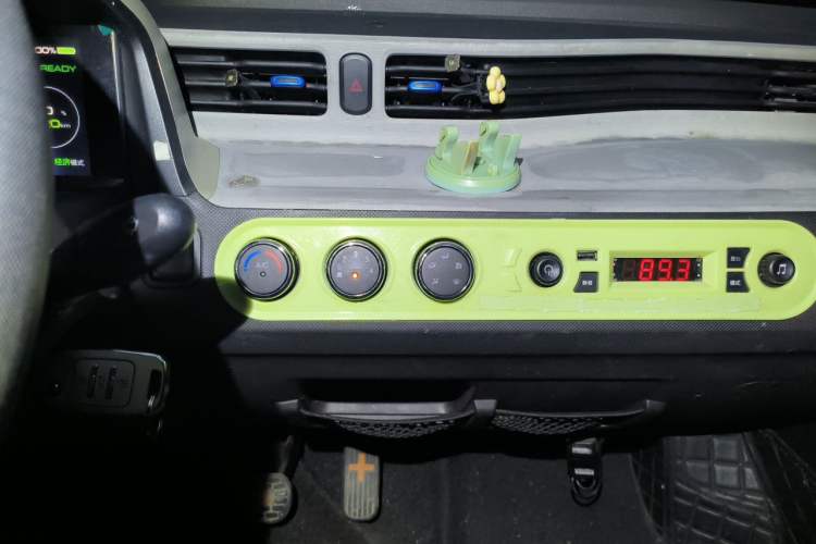 Used Wuling Hongguang MINIEV 2020 Freedom Version Lithium Iron Phosphate Audio And AC Panel