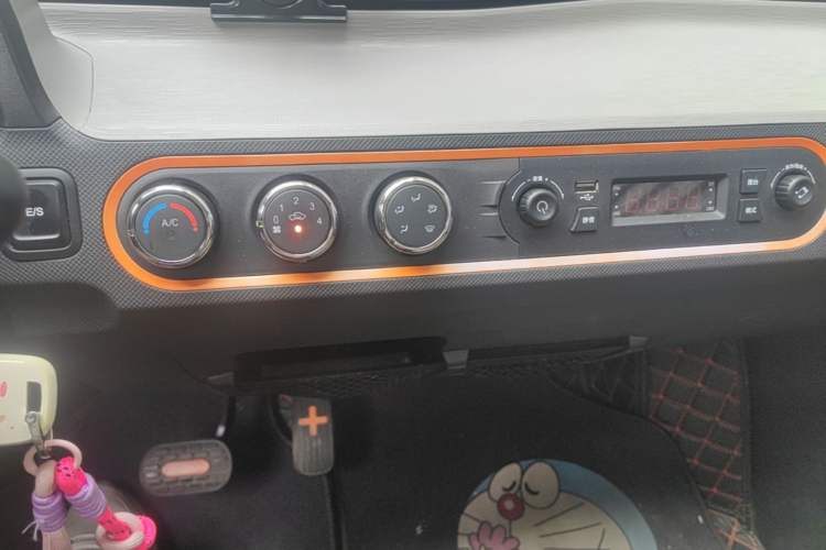 Used Wuling Hongguang MINIEV 2020 Enjoyment Model Lithium Iron Phosphate Audio And AC Panel