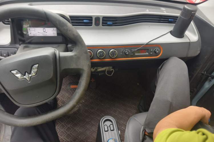 Used Wuling Hongguang MINIEV 2020 Freedom Version Lithium Iron Phosphate Audio And AC Panel