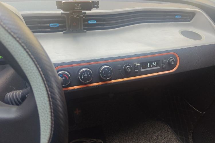 Used Wuling Hongguang MINIEV 2020 Enjoyment Model Lithium Iron Phosphate Audio And AC Panel