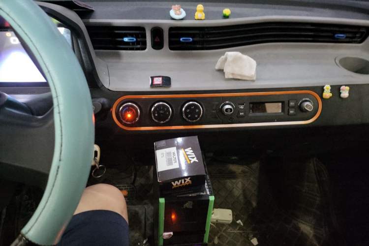 Used Wuling Hongguang MINIEV 2020 Enjoyment Model Lithium Iron Phosphate Audio And AC Panel
