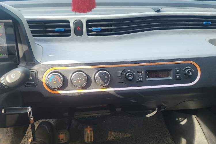 Used Wuling Hongguang MINIEV 2020 Enjoyment Model Lithium Iron Phosphate Audio And AC Panel