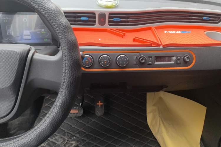 Used Wuling Hongguang MINIEV 2020 Zizai Version Lithium-NMC Audio And AC Panel
