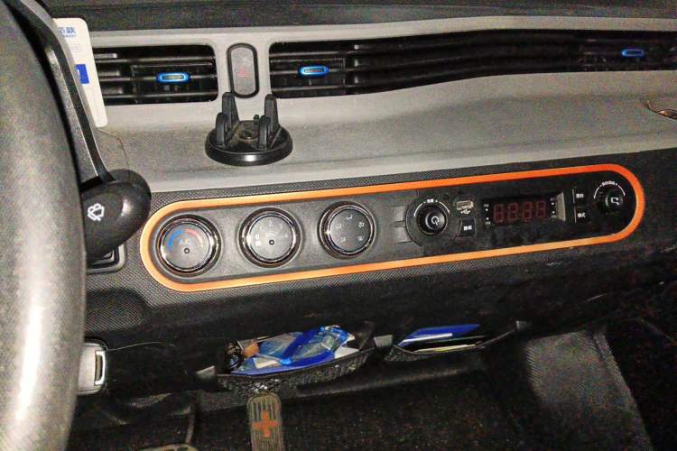 Used Wuling Hongguang MINIEV 2020 Freedom Version Lithium Iron Phosphate Audio And AC Panel