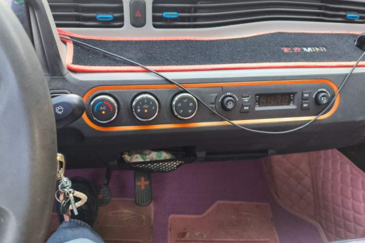 Used Wuling Hongguang MINIEV 2020 Enjoyment Model Lithium Iron Phosphate Audio And AC Panel