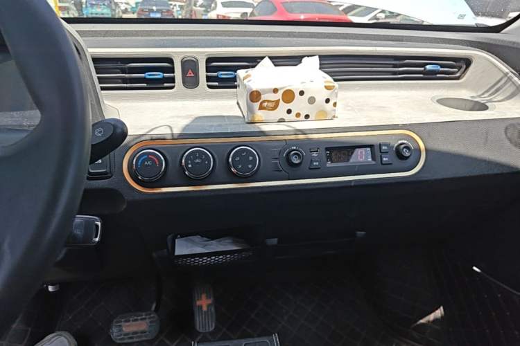 Used Wuling Hongguang MINIEV 2020 Enjoyment Model Lithium Iron Phosphate Audio And AC Panel