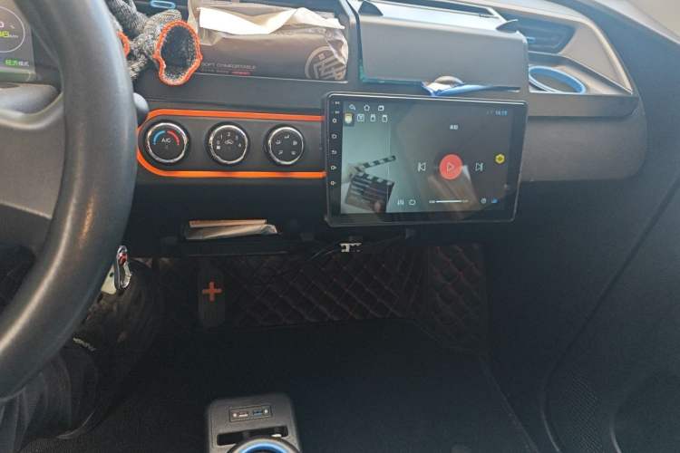 Used Wuling Hongguang MINIEV 2020 Enjoyment Model Lithium Iron Phosphate Audio And AC Panel