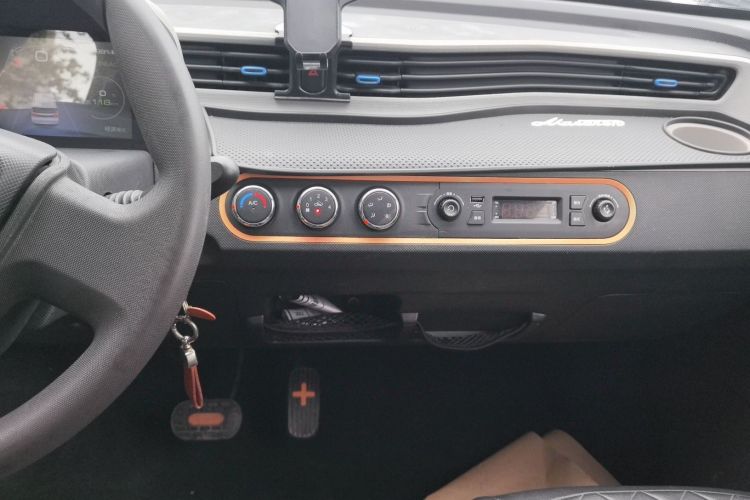 Used Wuling Hongguang MINIEV 2020 Freedom Version Lithium Iron Phosphate Audio And AC Panel