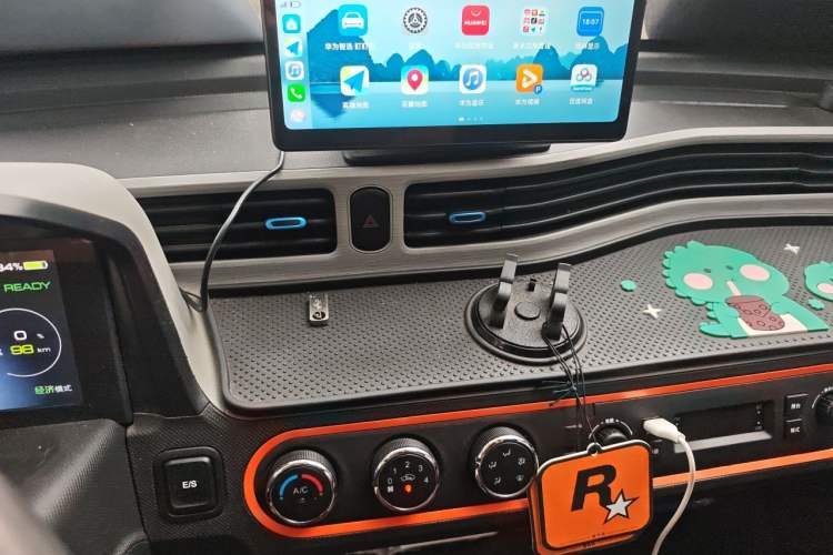Used Wuling Hongguang MINIEV 2020 Freedom Version Lithium Iron Phosphate Audio And AC Panel